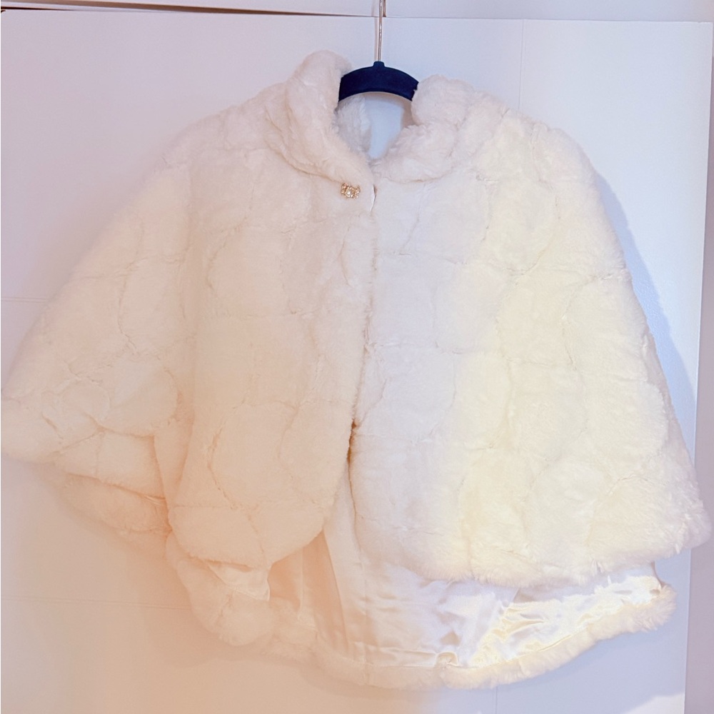 Nina Leonard Cream Faux Fur Cape